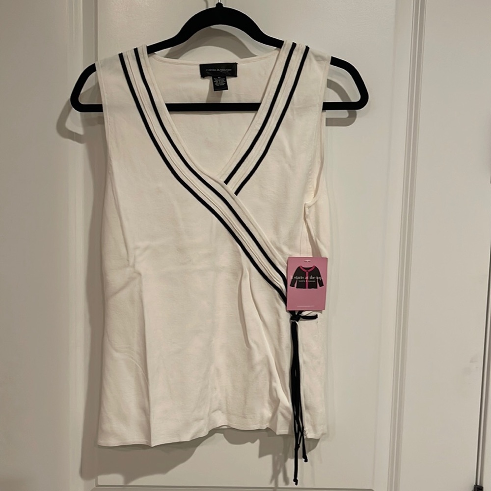 NWT Cable & Gauge Wrap Style Top
